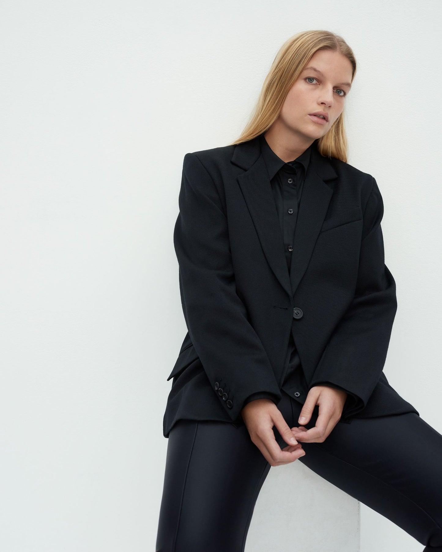 01 Blazer Black
